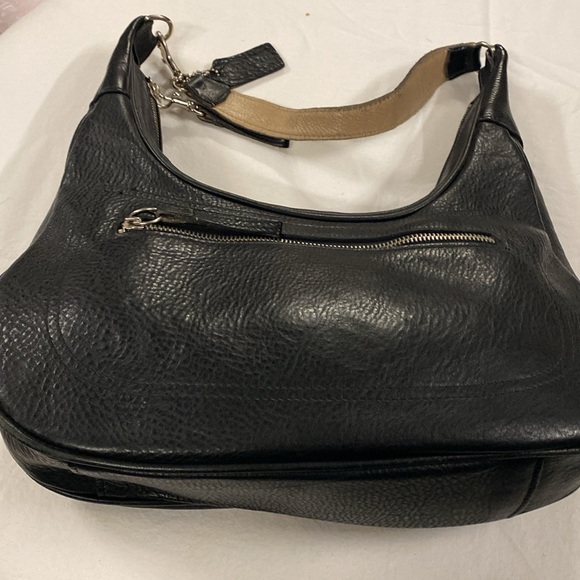 Black coach - Picture 2 of 10